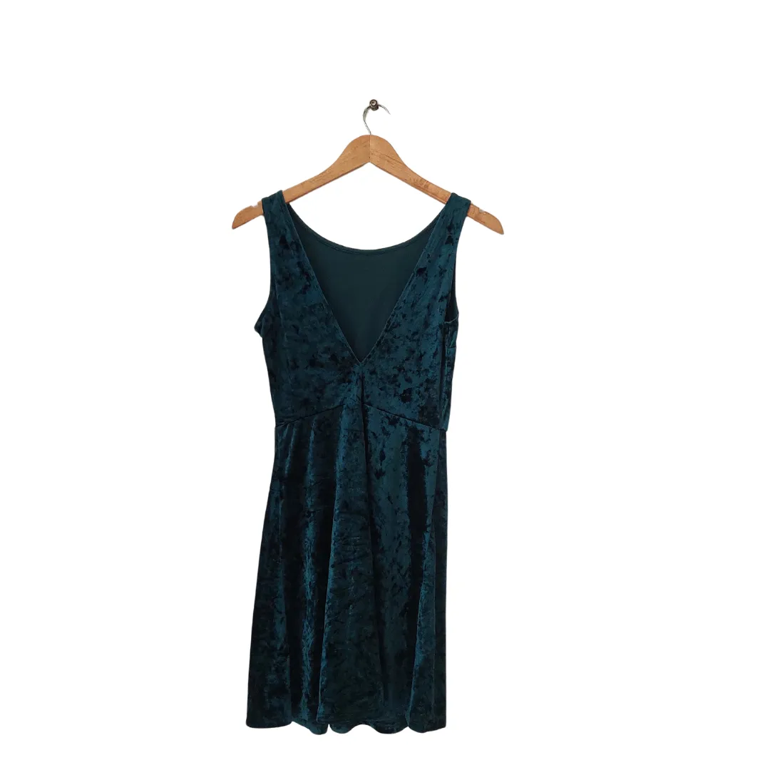 H&M Green Velvet Sleeveless Long Top | Gently used |